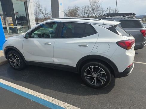 Used 2023 Buick Encore GX Select w/ Safety Package II AWD/4WD image 3