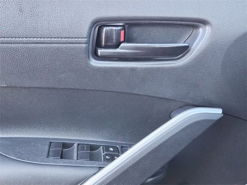 Used 2023 Toyota Corolla Cross LE image 28