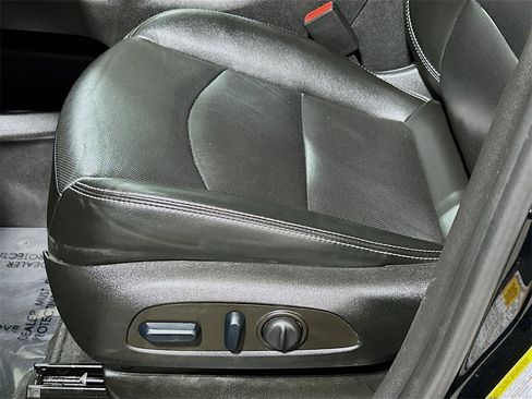 Used 2022 GMC Terrain SLT w/ LPO, 'HIT The Road' Package image 16