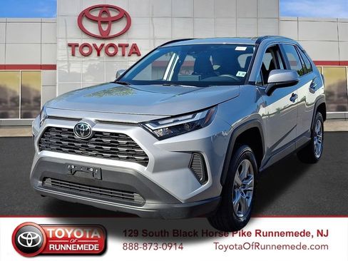 Certified 2025 Toyota RAV4 XLE AWD/4WD image 3