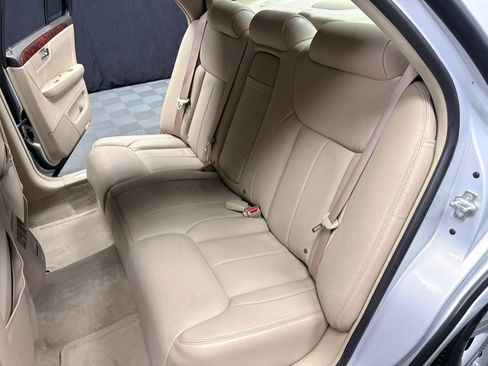 Used 2007 Cadillac DTS w/ Trunk Convenience Package FWD image 33