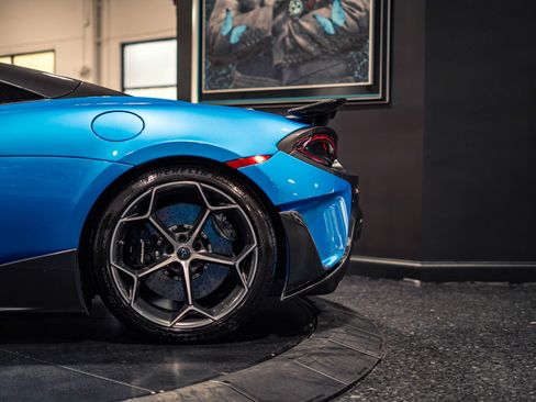 Used 2020 McLaren 600LT Spider RWD image 9