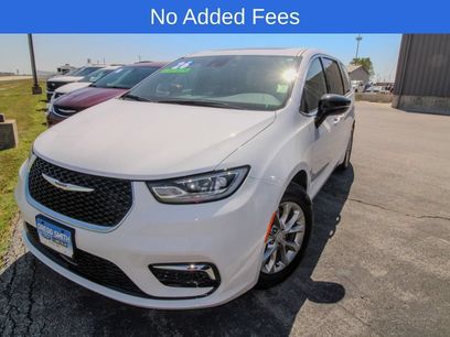 Used 2026 Chrysler Pacifica Limited