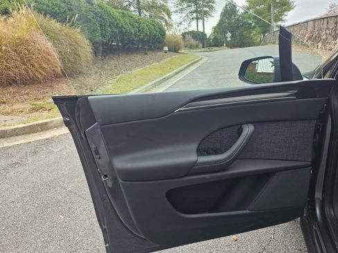 Used 2022 Tesla Model X image 35