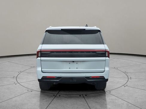 Certified 2025 Lincoln Navigator L Reserve AWD/4WD image 11