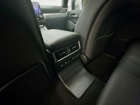 Used 2024 Lexus GX 550 image 27