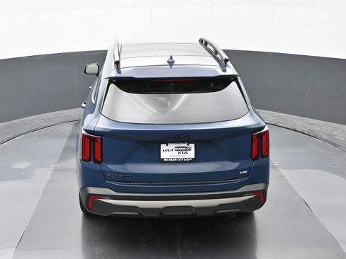 Used 2025 Kia Sorento SX image 37