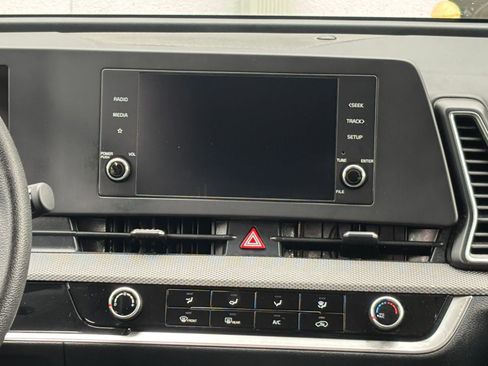 Used 2025 Kia Sportage LX FWD image 20