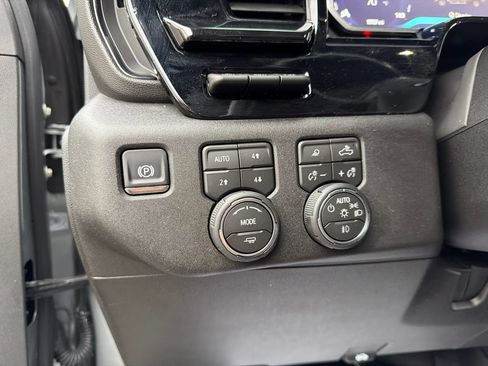 Used 2026 Chevrolet Silverado 2500 ZR2 AWD/4WD image 31
