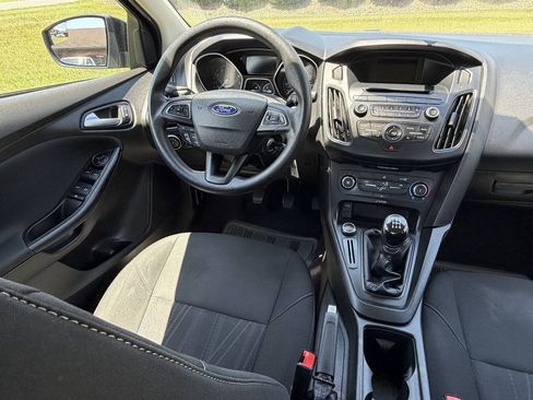 Used 2016 Ford Focus SE FWD image 12