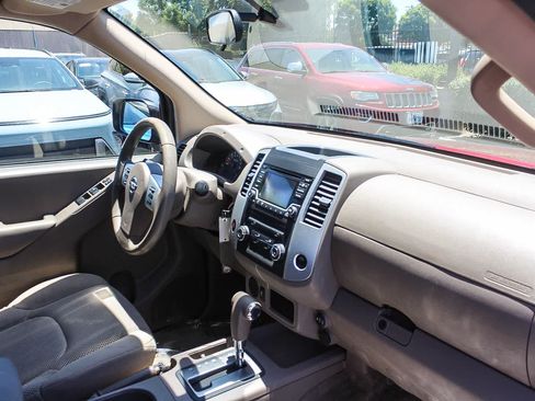 Used 2017 Nissan Frontier SV RWD image 20