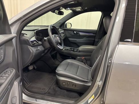 Used 2025 Buick Enclave Preferred image 15