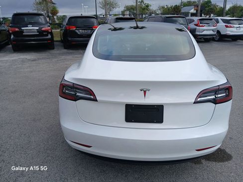Used 2023 Tesla Model 3 Standard Range image 4
