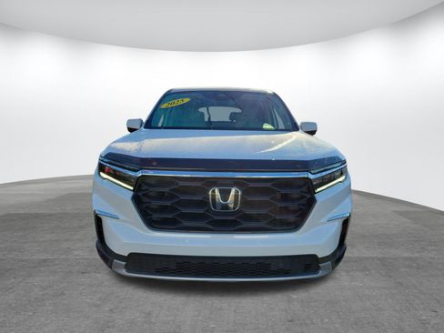 Used 2025 Honda Pilot EX-L image 2