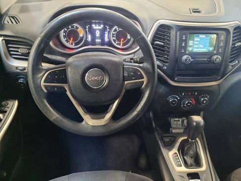 Used 2018 Jeep Cherokee Latitude image 22