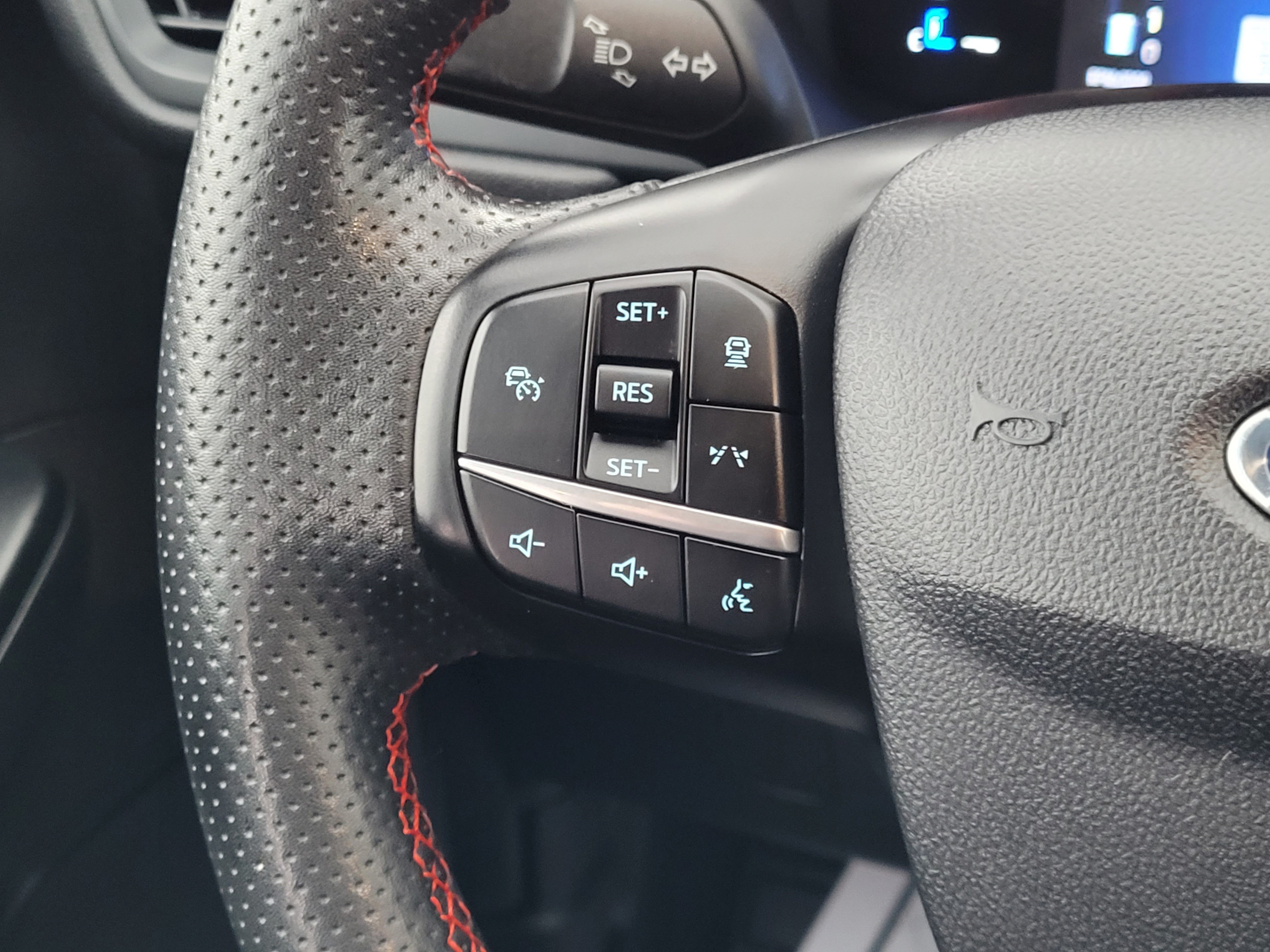 Used 2023 Ford Escape ST-Line w/ Tech Pack #1 AWD/4WD image 14