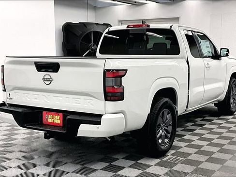 New 2025 Nissan Frontier SV w/ SV Convenience Package image 17