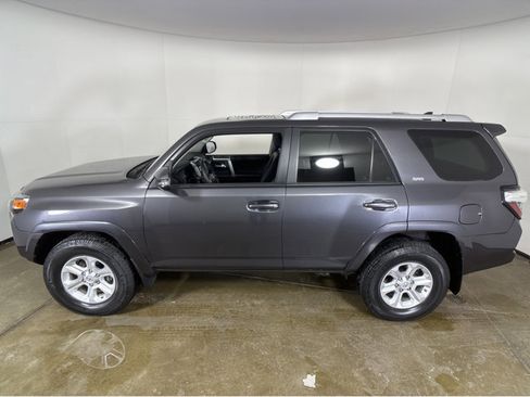 Used 2017 Toyota 4Runner SR5 Premium image 17