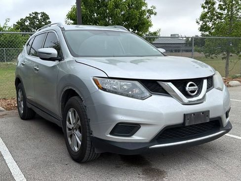 Used 2016 Nissan Rogue SV FWD image 3