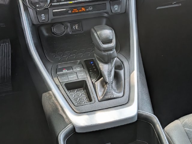 Used 2024 Toyota RAV4 XLE w/ Convenience Package FWD image 14