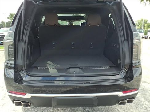New 2026 Chevrolet Suburban High Country AWD/4WD image 12