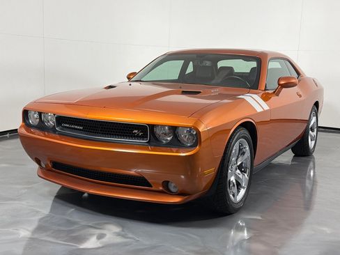 Used 2011 Dodge Challenger R/T RWD image 10