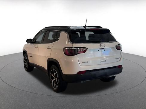 Used 2025 Jeep Compass Limited AWD/4WD image 11
