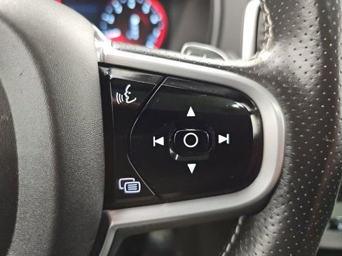 Used 2019 Volvo XC90 T5 R-Design w/ Advanced Package image 21