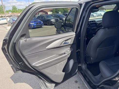 Used 2022 Chevrolet TrailBlazer RS w/ Sun and Liftgate Package FWD image 13
