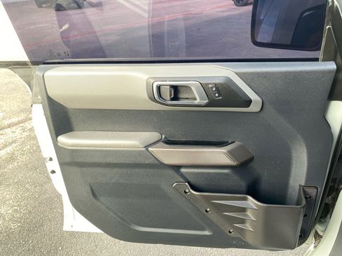 Used 2021 Ford Bronco Black Diamond image 30