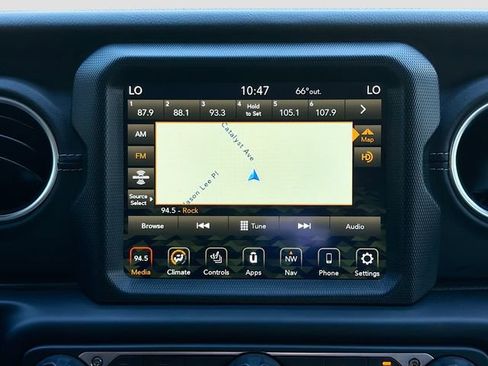 Used 2023 Jeep Wrangler Sahara w/ Cold Weather Group image 31