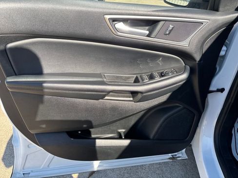 Used 2022 Ford Edge SEL image 11