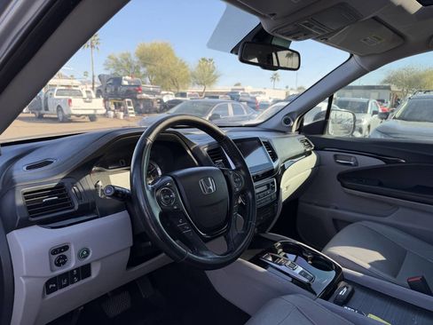 Used 2016 Honda Pilot Touring image 15