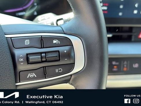 Certified 2025 Kia Sportage EX AWD/4WD image 14