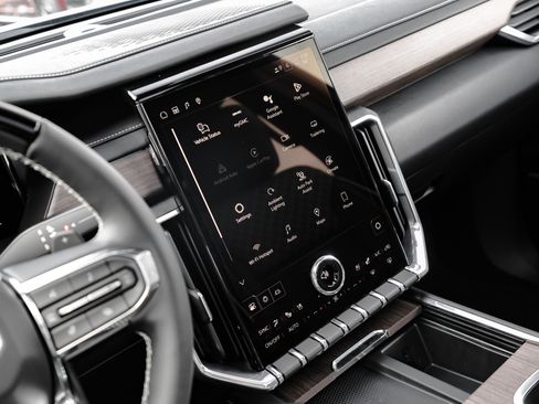 New 2026 GMC Acadia Denali w/ Super Cruise Package image 31