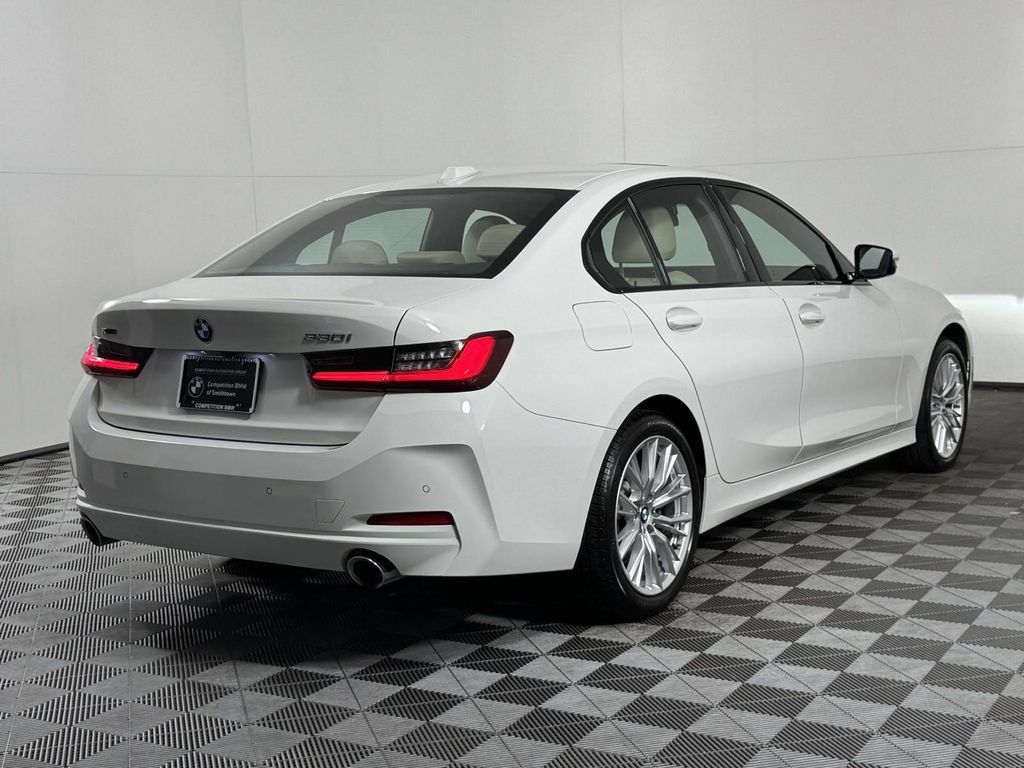 Used 2023 BMW 330i xDrive Sedan w/ Driving Assistance Package AWD/4WD image 10