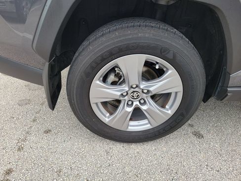 Certified 2024 Toyota RAV4 LE AWD/4WD image 30