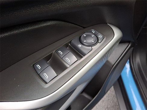 Certified 2024 Chevrolet Trax RS w/ Sunroof Package image 30