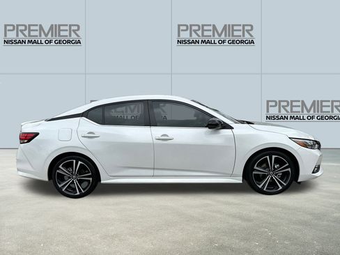 Certified 2022 Nissan Sentra SR w/ Lighting Package image 4