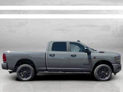 New 2026 RAM 2500 Big Horn AWD/4WD image 4
