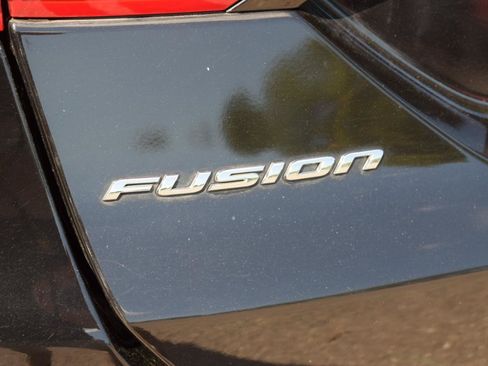 Used 2016 Ford Fusion SE w/ Equipment Group 202A AWD/4WD image 11