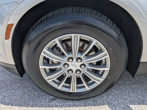 Used 2017 Cadillac XT5 Luxury AWD/4WD image 11