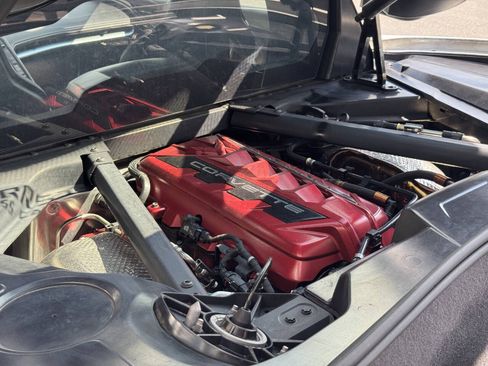 Used 2021 Chevrolet Corvette Stingray Coupe w/ Z51 Performance Package RWD image 18