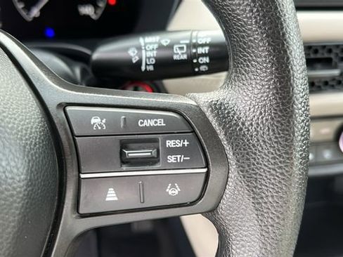 Used 2023 Honda HR-V LX image 12