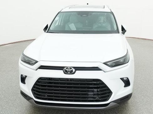 New 2026 Toyota Grand Highlander FWD image 2