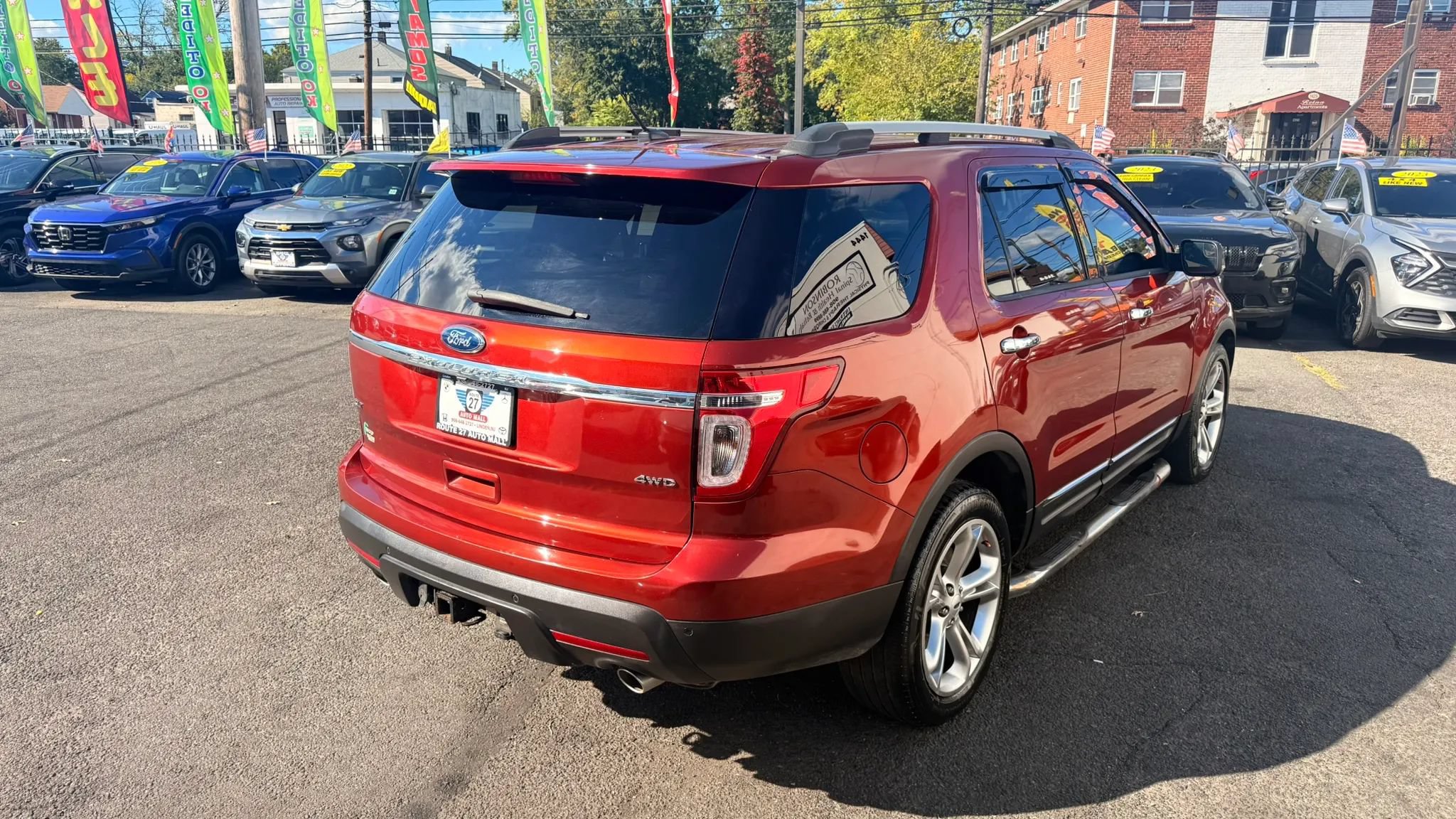 Used 2014 Ford Explorer XLT w/ Equipment Group 201A AWD/4WD image 7