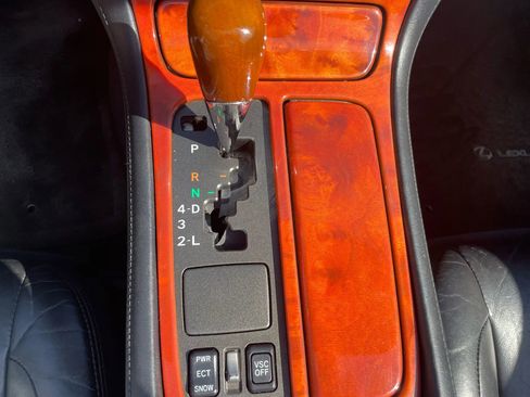 Used 2002 Lexus SC 430 Convertible image 31