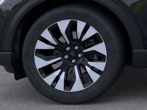 New 2026 Ford Explorer Platinum image 19