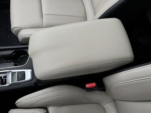 Used 2024 Subaru Ascent Limited w/ Technology Package image 19