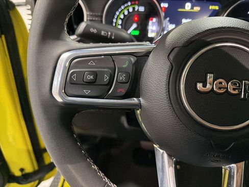 Used 2023 Jeep Wrangler Unlimited Sahara image 13